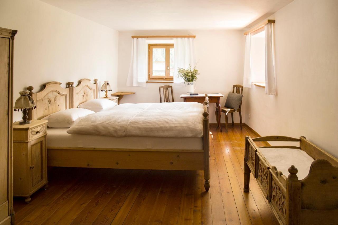 Hotel Chasa Chalavaina Мюстаір Номер фото