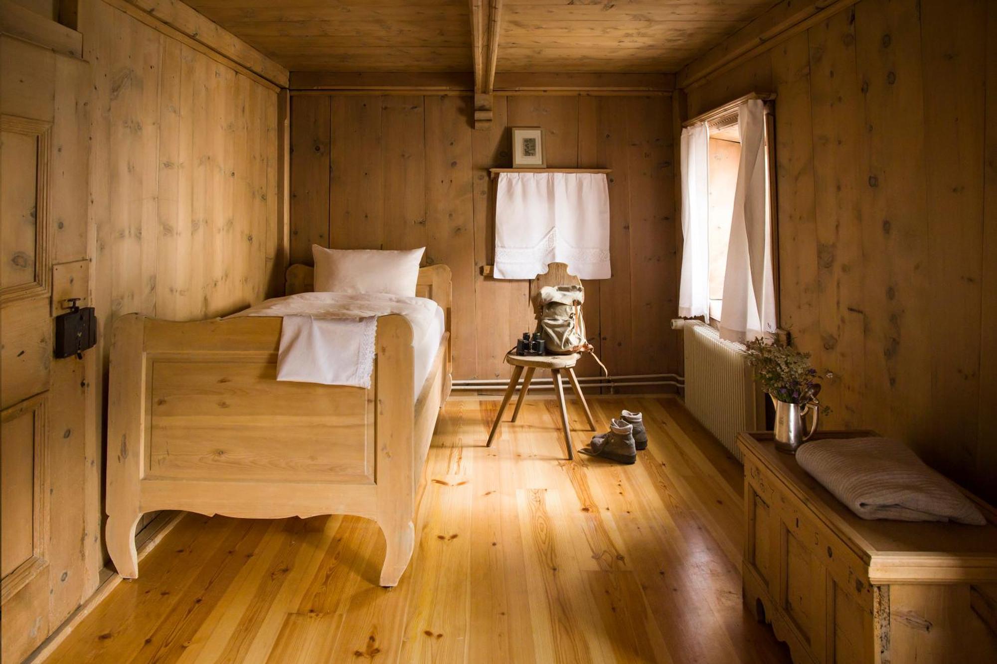 Hotel Chasa Chalavaina Мюстаір Номер фото