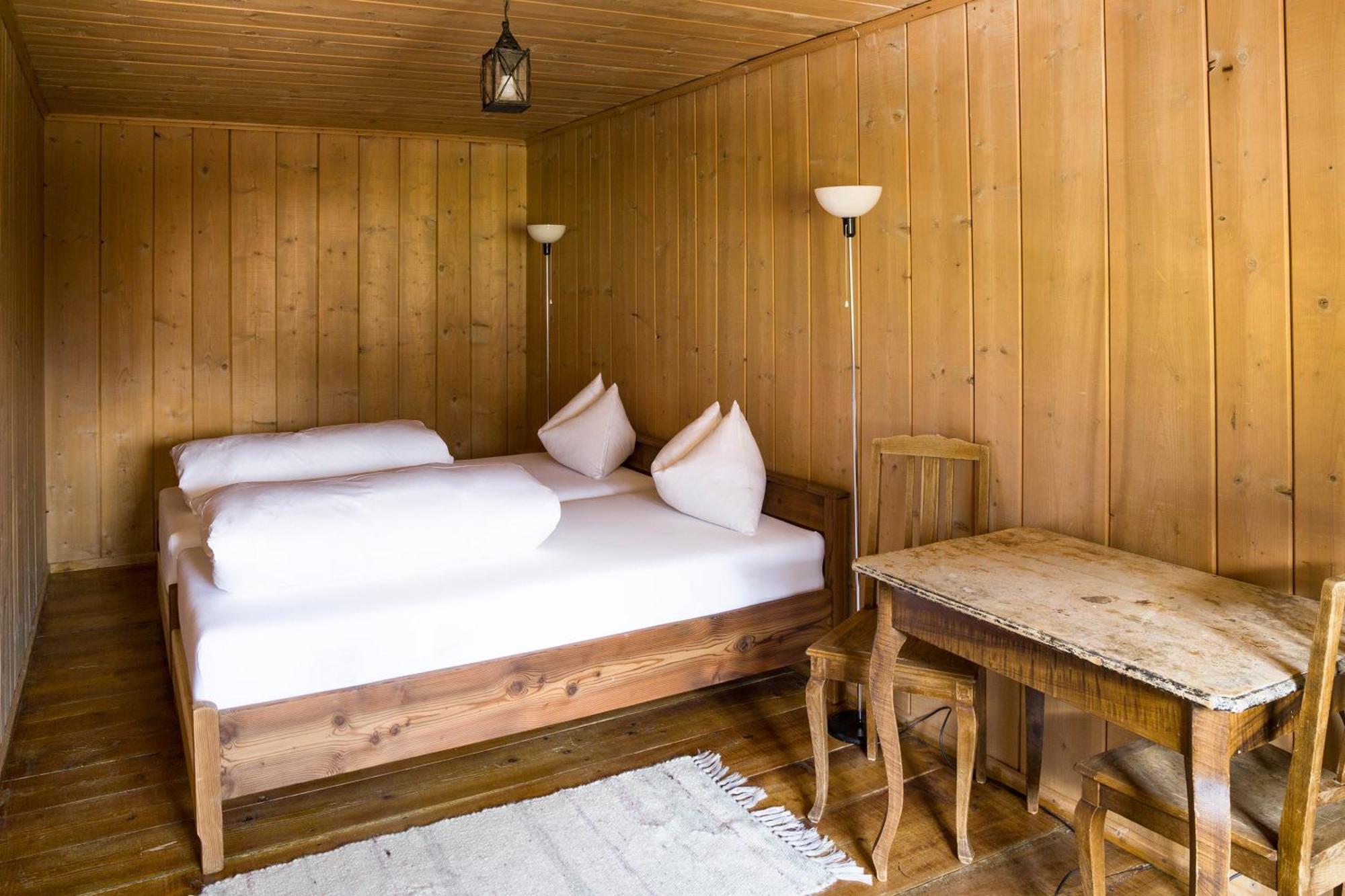 Hotel Chasa Chalavaina Мюстаір Номер фото